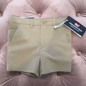 Vineyard Vines performance breaker Khaki Shorts